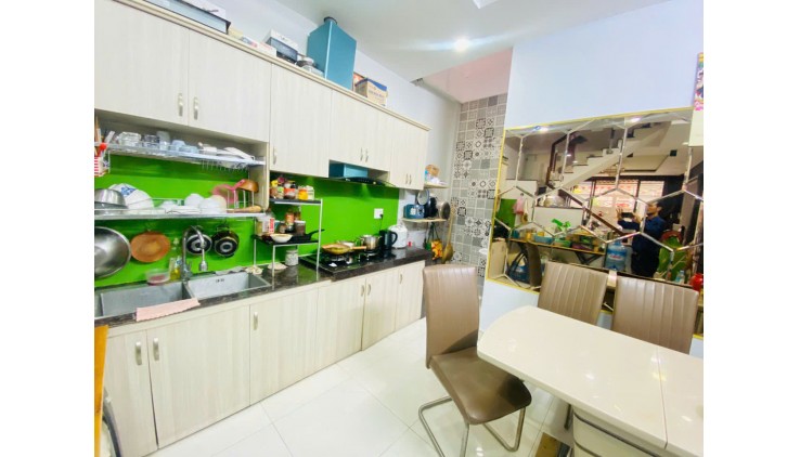 N261- Nhà Bán HUỲNH VĂN BÁNH  - 60m2 - 4 TẦNG , 5PN 6WC - 8 tỷ 250