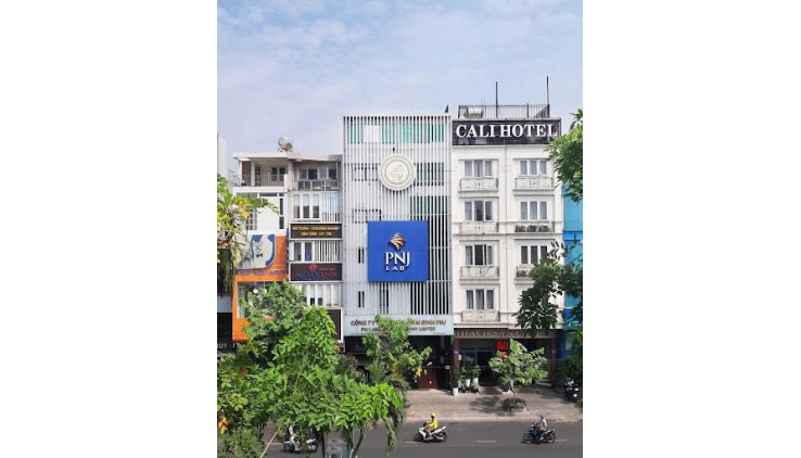 Cho thuê nhà 302-304 Phan Xích Long, Quận Phú Nhuận, Hồ Chí Minh.