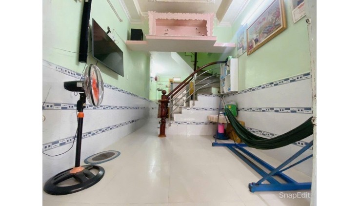 SÁT MẶT TIỀN HOÀNG DIỆU TRUNG TÂM Q4 

CẠNH Q1 NỐI Q2 

CÓ 4 TỸ