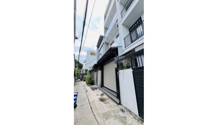 Bán Gấp Nhà  Nguyễn Sơn Tân Phú 54m2 ngang 4 nở hậu tài lộc2Tầng Nhỉnh 4 tỷ