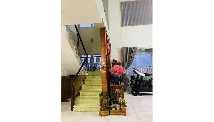 Penthouse đẹp 188m2 + sân vườn, 4PN + 4 toilet, DA Topaz Garden, cách Đầm Sen 500m, view Quận 1