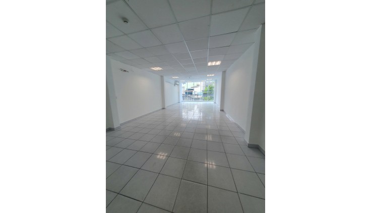 Sàn văn phòng 45m² Khu sân bay có chổ đậu oto giá 7.5tr