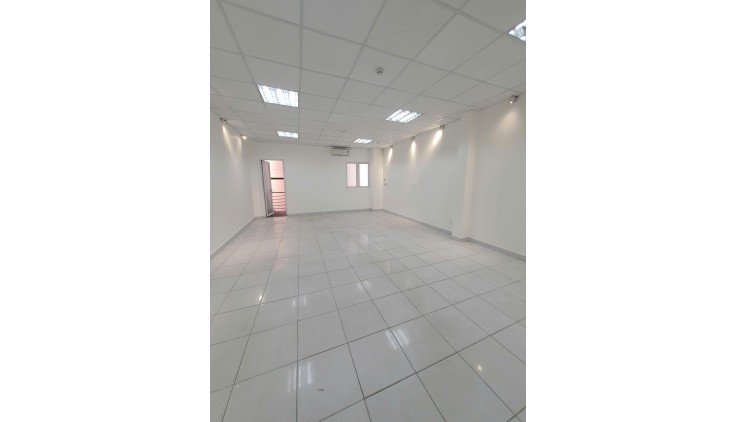 Sàn văn phòng 45m² Khu sân bay có chổ đậu oto giá 7.5tr
