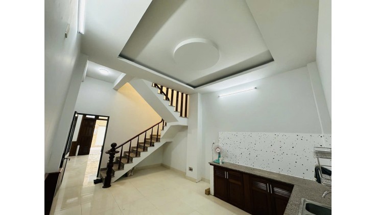 Chính chủ cần cho thuê Nhà mặt tiền 64m2, đường Lã Xuân Oai, P. Long Trường, TP. Thủ Đức