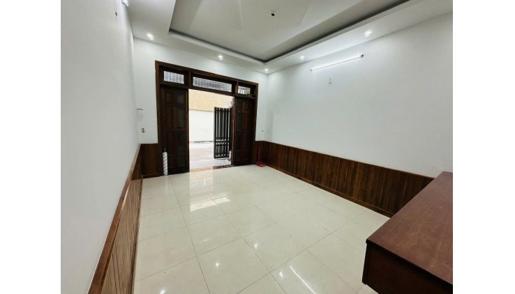 Chính chủ cần cho thuê Nhà mặt tiền 64m2, đường Lã Xuân Oai, P. Long Trường, TP. Thủ Đức