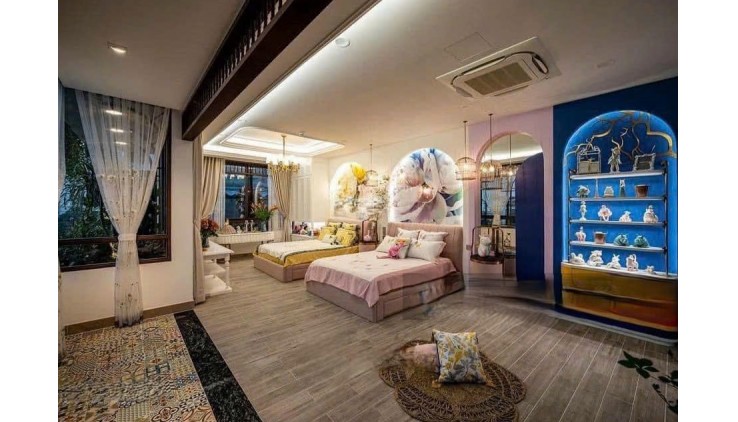 Cho thuê nhà 211 Hoàng Sa, Phường Tân Định, Quận 1_Diện tích: 14m x5m.