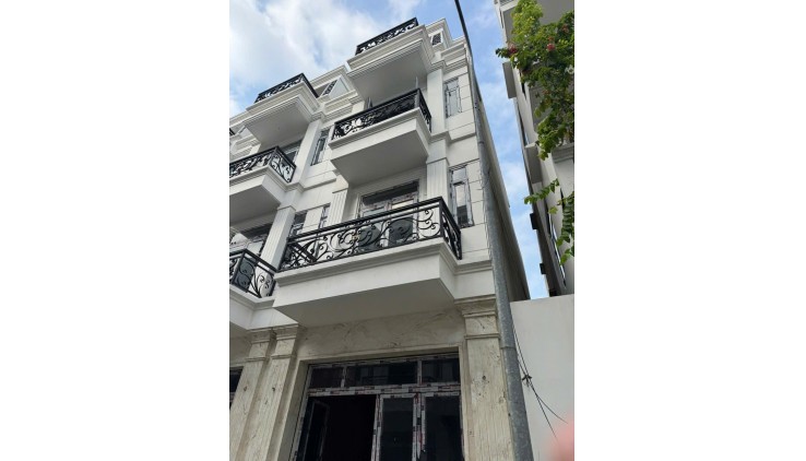 Cần Sang Nhượng lại Căn nhà vị trí đẹp- gía tốt tại quận 12, TPHCM