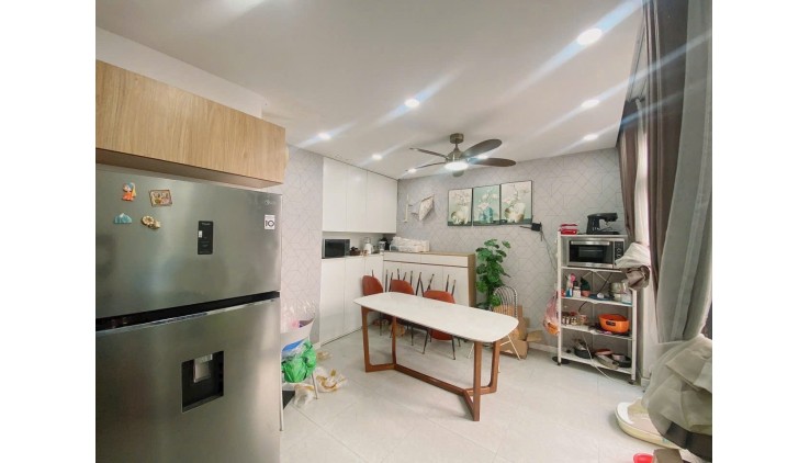 Bán nhà hẻm 207// Nguyễn Văn Đậu, Bình Thạnh, 8.1x12.5m, 2 T -3PN, Sổ A4, 8.9 tỷ.