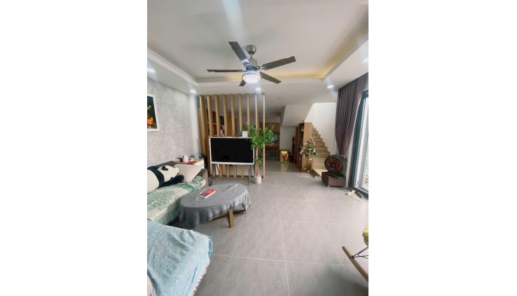 Bán nhà hẻm 207// Nguyễn Văn Đậu, Bình Thạnh, 8.1x12.5m, 2 T -3PN, Sổ A4, 8.9 tỷ.
