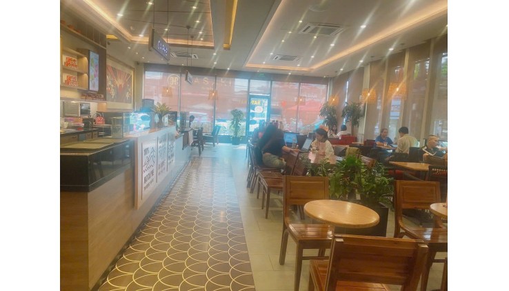 Bán nhà Mặt tiền Nguyễn Xí - gần Vincom Nguyễn Xí, 5.7x21m, C4, HĐT 90tr, giá 25.9 tỷ