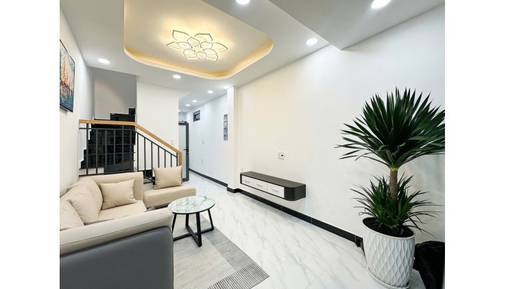 Nhà đẹp ngay Nguyễn Văn Nghi gần 30m2, chỉ hơn 3 TỶ