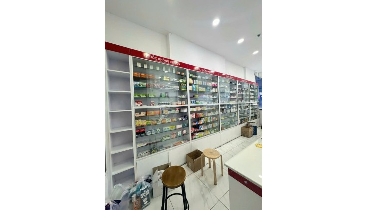 CHÍNH CHỦ SANG GẤP TẤT CẢ NỘI THẤT NHÀ THUỐC