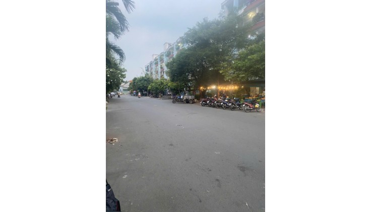 chủ giảm giá sâu, chỉ 9.8 tỷ, mt kinh doanh đỉnh, đường 8, [ p4q8 ] 65m2, 4 x 16m  3 tầng.