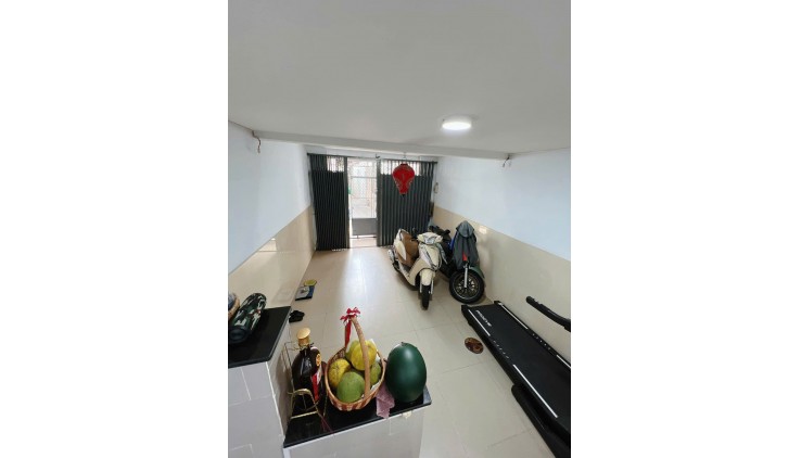 SÁT MẶT TIỀN THÔNG 1 TRỤC 
DIỆN TÍCH 73 M2  NHÀ MỚI BÊ TÔNG  Q4
NGANG 4.5 DÀI 16 M HƠN 50 TRIÊU M