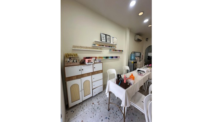 Sang nhượng đứa con tâm huyết ở khu vực 95 hồ văn huê, P9, quận Phú Nhuận . em không SANG LẺ