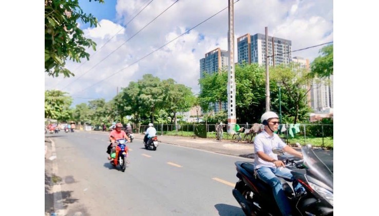 NHÀ VIEW SÔNG CỰC ĐẸP MT ĐƯỜNG KINH DOANH TRẦN XUÂN SOẠN - P TÂN KIỂNG - Q7 - 114M2 - 15 TỶ