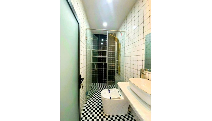 Nhà gần Phạm Văn Đồng, Hiệp Bình Chánh, 4PN sân thượng mát, giá tốt