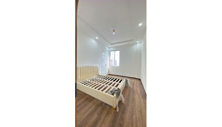 BÁN NHÀ 4 TẦNG, 48M2, 
CẠNH MẶT TIỀN  KHÁNH HỘI, QUẬN 4
NGANG 3.95 X 12.05 M