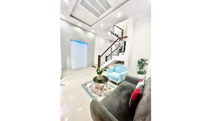 BÁN NHÀ PHƯỚC LONG B 
- Diện tích: 5 x 10m =50m2.
