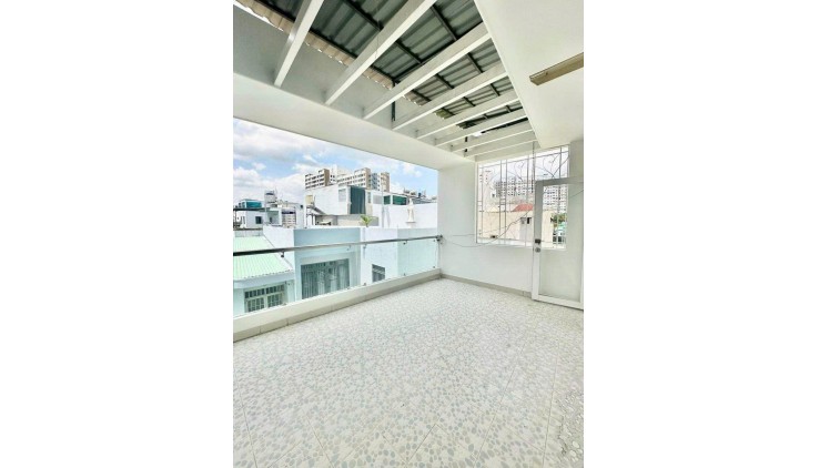 BÁN NHÀ PHƯỚC LONG B 
- Diện tích: 5 x 10m =50m2.