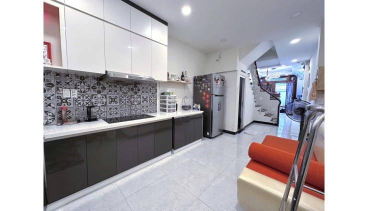 BÁN NHÀ hẻm ô tô, 50M2, NGÕ THẠCH THỊ THANH, QUẬN 1 - GIÁ 9.2 TỶ - SỔ ĐỎ CHÍNH CHỦ