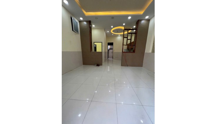 Nhà 4 tầng BTCT Nguyễn Văn Luông Q6 68m2 cạnh HXH chỉ 5 tỷ 8.
