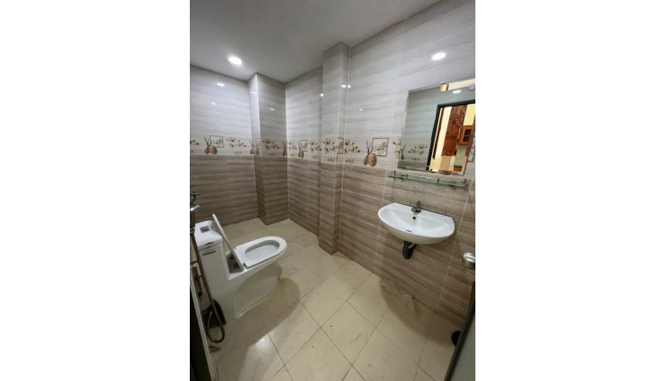 Nhà 4 tầng BTCT Nguyễn Văn Luông Q6 68m2 cạnh HXH chỉ 5 tỷ 8.