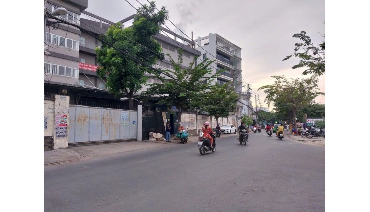 BÁN NHÀ MẶT TIỀN KD ĐÔNG HƯNG THUẬN 11 QUẬN 12 , NGANG LỚN 5 X 26M, 130M2, NHỈNH 10 TỶ TL