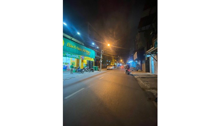 Siêu phẩm 5 tầng hẻm 10m thông Phường 8 Quận 11 chào chỉ 6 tỷ 990.