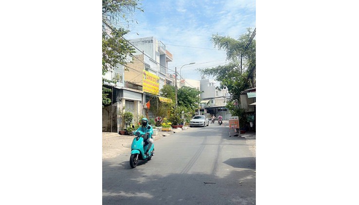 NHÀ CẤP 4 MẶT TIỀN TÂN CHÁNH HIỆP 08