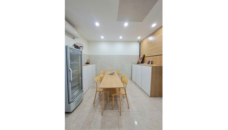 KÍ TÚC XÁ ĐỐI DIỆN CỔNG CHÍNH VĂN LANG, TP HCM (cho thuê)