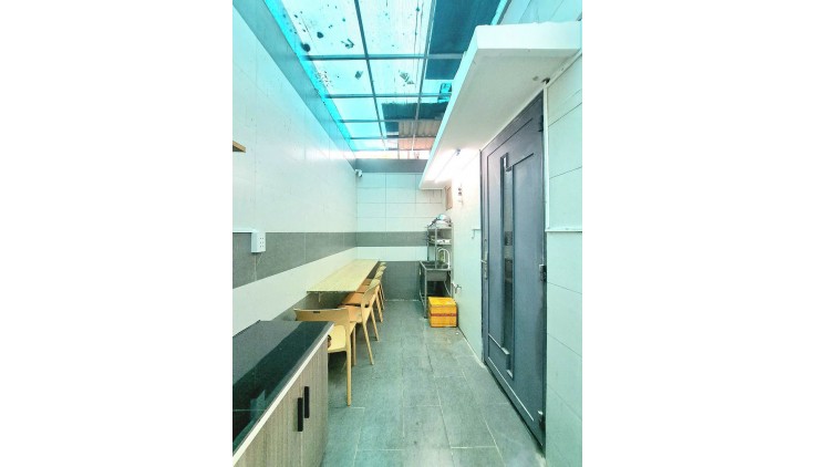 KÍ TÚC XÁ ĐỐI DIỆN CỔNG CHÍNH VĂN LANG, TP HCM (cho thuê)