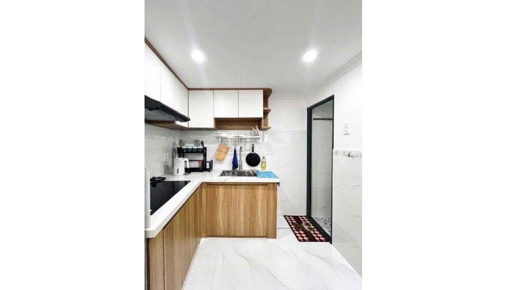 + Bán nhà 14m2-3 tầng-CMT8 P13Q10--3.2 tỷ