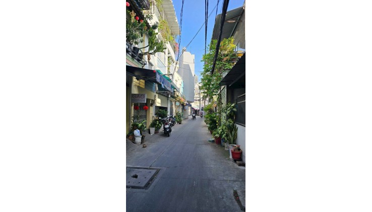 MẶT TIỀN KINH DOANH NGAY CHỢ P16Q4 
NGANG 3,4 X 17 ĐÚC BÊ TÔNG 
CÓ 5 TỶ