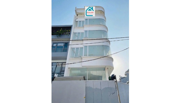 Cho thuê nhà góc 2 Mặt Tiền số 93 Hòa Hưng, Phường 12, Quận 10.