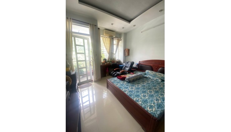 Mặt tiền KD đa ngành nghề Quận 6 Bình Phú 5 tầng BTCT 72m2 chỉ 11 tỷ xíu.