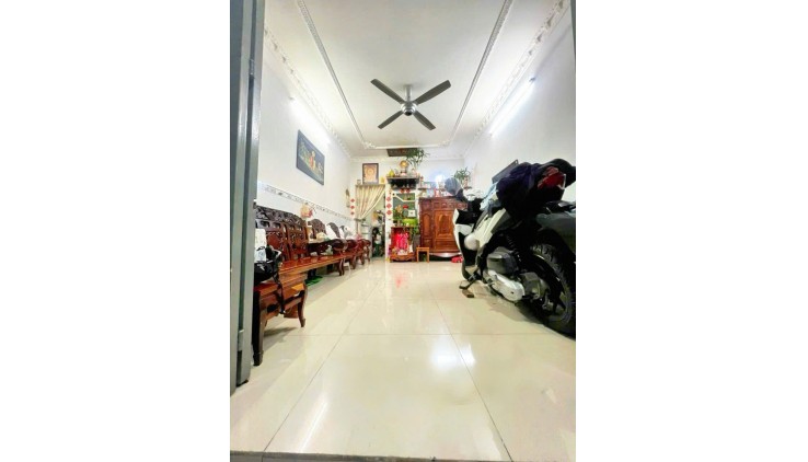 BÁN NHÀ ĐẸP  02 TẤM BTCT

 - Trục Đường Hoàng Diệu , Quận 4 HƠN 3 TỶ 

 Ngang 3.4x dài 11,7m