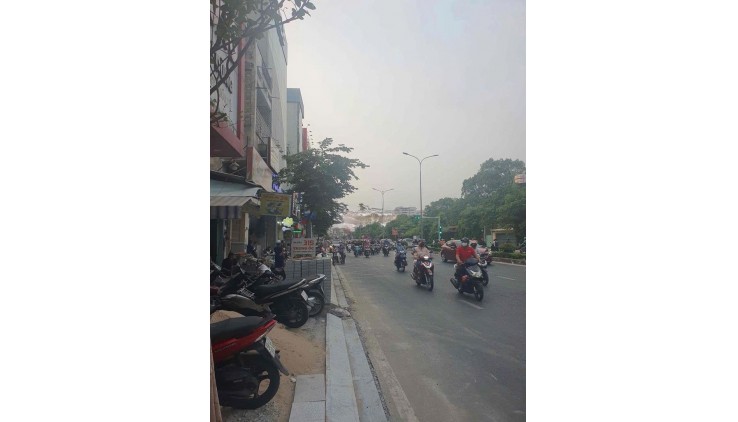 Cho thuê nhà Mặt Tiền 309 - 311 Lê Đại Hành, P. 13, Quận 11-Giá 100 Triệu