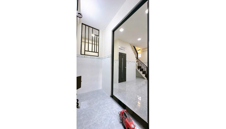 SÁT MẶT TIỀN TRUNG TÂM Q4 
DIỆN TÍCH ĐẤT  21 M2  ĐÚC BÊ TÔNG 
CÓ 2 TỶ