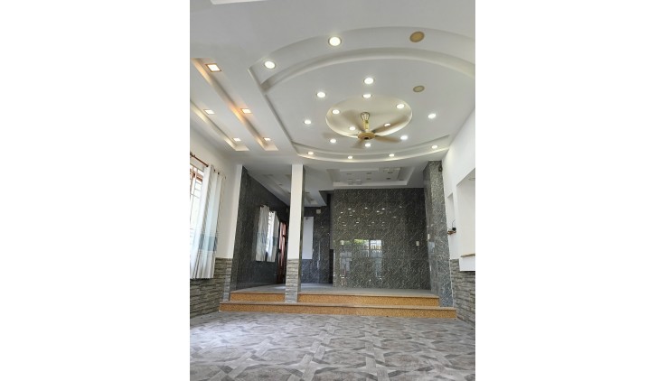 Bán nhà 2 Mặt tiền Lũy Bán Bích - gần Hòa Bình, DT: 5.1x13.5m, 5 Tầng, 4 PN, 12.5 tỷ.