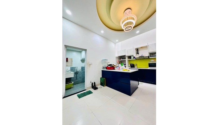 Bán nhà Hẻm Nguyễn Sỹ Sách - gần Chợ Tân Trụ, DT: 6x11m, 3 Tầng - 4PN, 5.5 tỷ