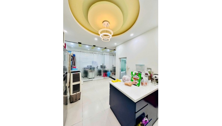 Bán nhà Hẻm Nguyễn Sỹ Sách - gần Chợ Tân Trụ, DT: 6x11m, 3 Tầng - 4PN, 5.5 tỷ