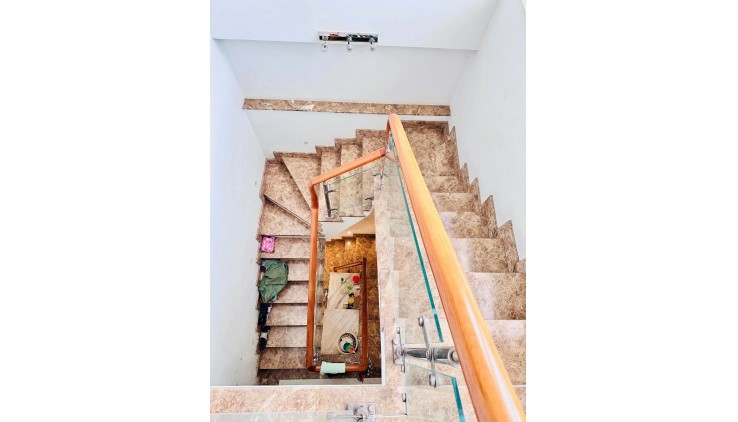 Bán nhà Hẻm Nguyễn Sỹ Sách - gần Chợ Tân Trụ, DT: 6x11m, 3 Tầng - 4PN, 5.5 tỷ