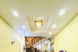 **Thành Thái Q10, HXH né nhau, Ôtô Vào Nhà 43m2-7PN,5Tầng Nhà Đẹp Ở Ngay.12Tỷ Hơn