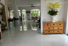 Biệt thự đẹp khu Vip Cityland Quận 7. 10*22, hầm + 4 tầng, thang máy, sân vườn. 49 tỷ