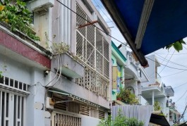 CHỈ 4.5TỶ- [P3Q8] -DT: 55 M2 (4 X 14) - HẺM -PHẠM THẾ HIỂN- RỘNG 4M