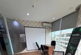Cho thuê văn phòng khu sân bay tòa nhà có thang máy pccc hầm xe rộng