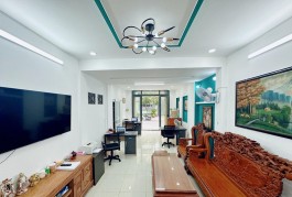 Bán nhà hẻm 8m kinh doanh Cộng Hoà, P13, Tân Bình, 136m2, 2 tầng, giá rẻ