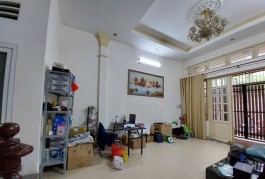 **Bán nhà phường 4, HXH Út Tịch** quận Tân Bình; (4*20) 3 tầng - 15 tỷ
