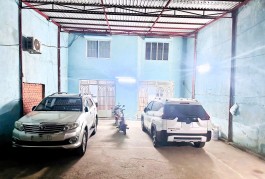 Cho thuê Nhà Đất sân rộng, 2 gác, 4PN, hẻm xe hơi